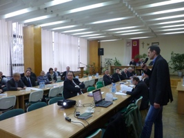 Formalno-prawne aspekty realizacji inwestycji, w tym konserwacji sieci melioracyjnej, przedstawił P. Grzegorz Piekarski z...