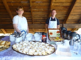 Na zakończenie warsztatów był czas na dyskusję i mały poczęstunek z produktami lokalnymi wykonanymi przez Ośrodek...